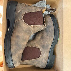 Boys Blundstones